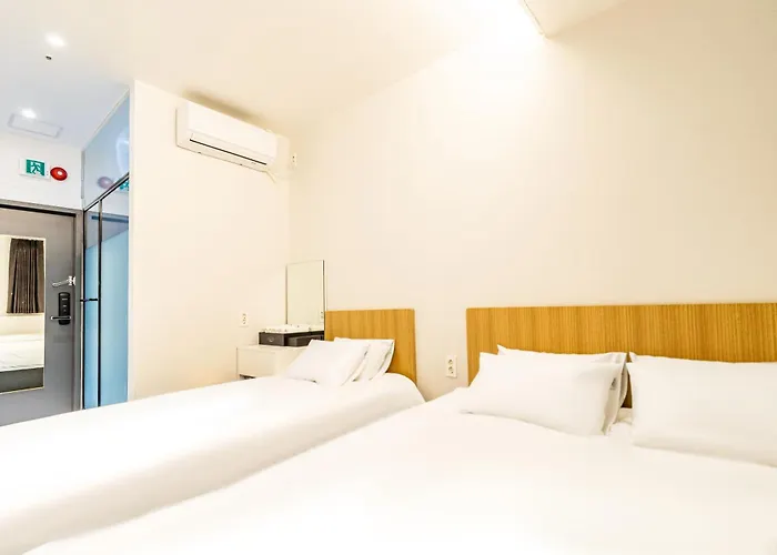 Hotel U Myeongdong 2*