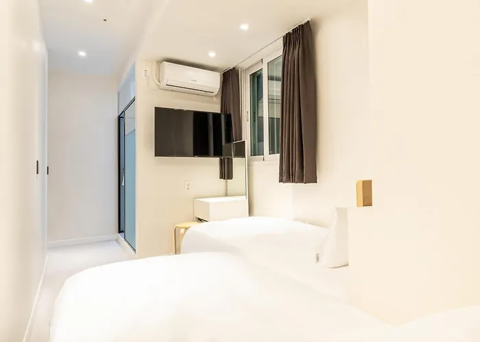 U Myeongdong Hotel 2*