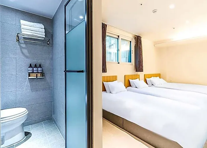 U Myeongdong Hotel 2*
