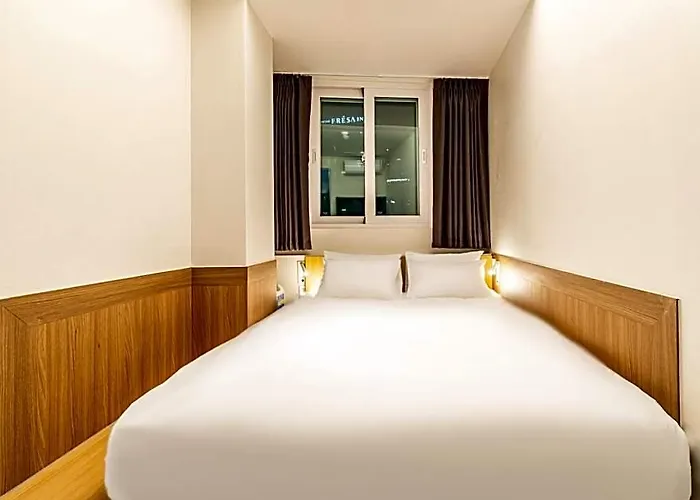 U Myeongdong Hotel 2*